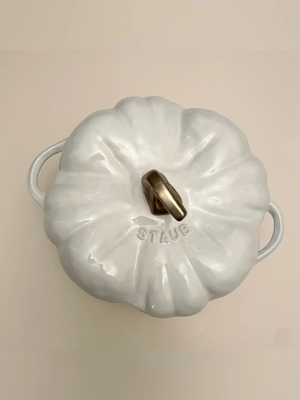 NIB Staub White Cast Iron Pumpkin Cocotte 3.5 Qt BRASS KNOB Discontinued